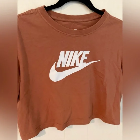 NIKE | Essential Crop Tee | M - Picture 5 of 8